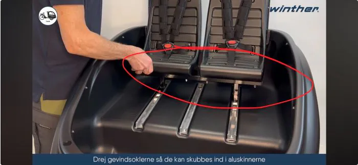 Winther Kangaroo Luxe Bagkonsol til 2 stole